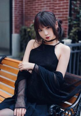 年轻漂亮的儿媳妇_BD英语手机在线观看
